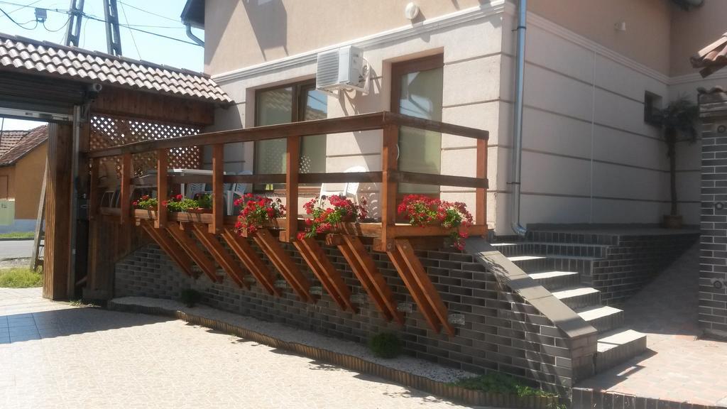 Abszolut Hotel Es Panzio Nyírbátor Zimmer foto